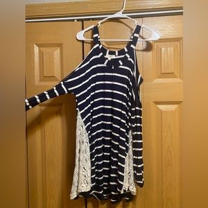 Brand New Umgee Cold Shoulder Shirt